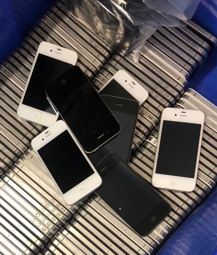 旧手机、旧相机、无人机